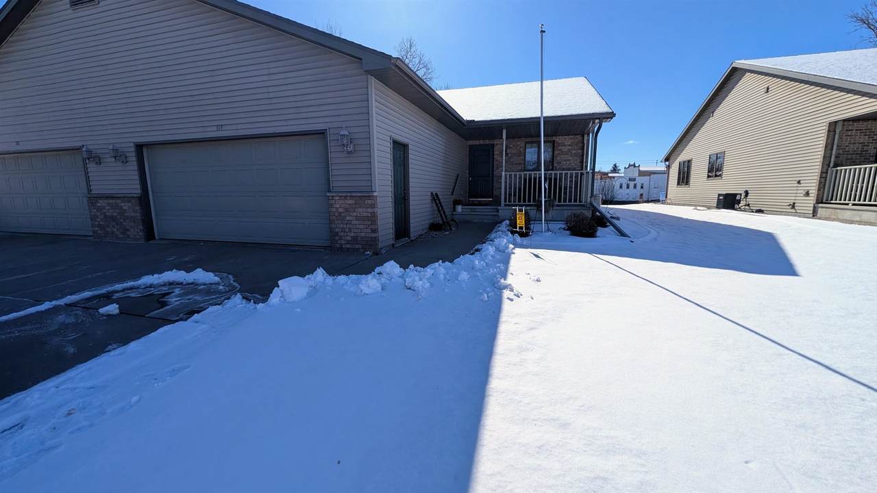 114 North Water Street - Photo 1