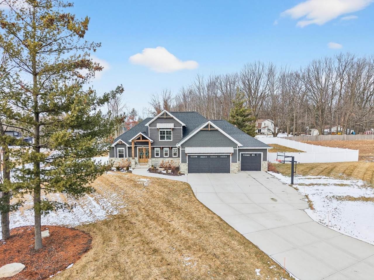 692 Blackberry Court - Photo 1