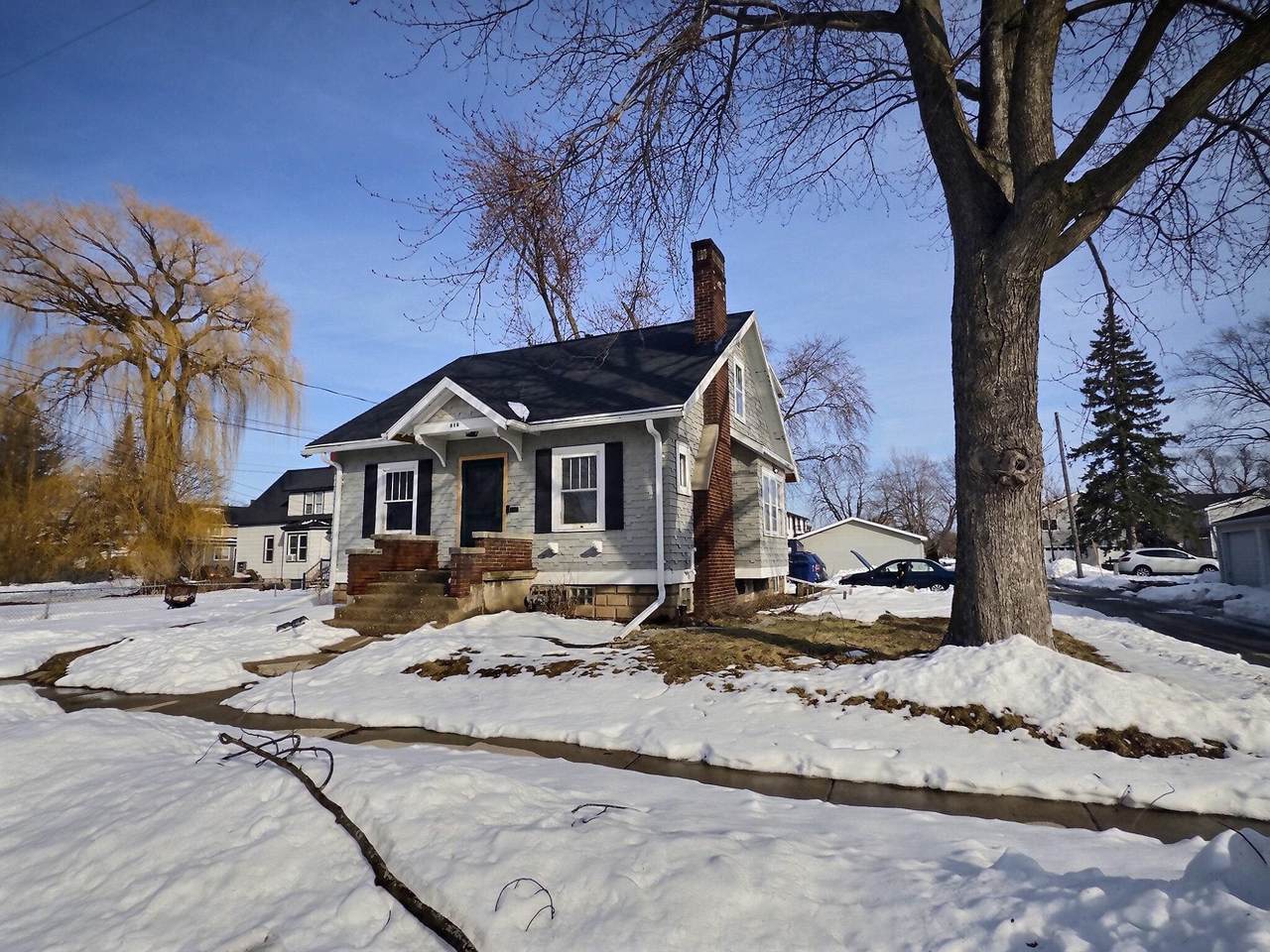 818 Van Buren Street - Photo 1