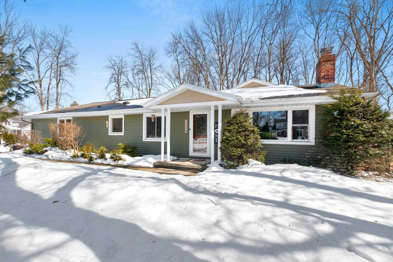 2709 Summerset Circle - Photo 1