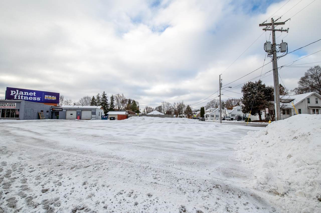 1662 Main Street - Photo 1