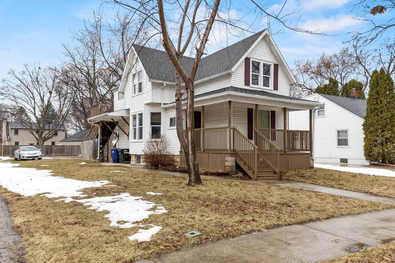 621 Huron Street - Photo 1