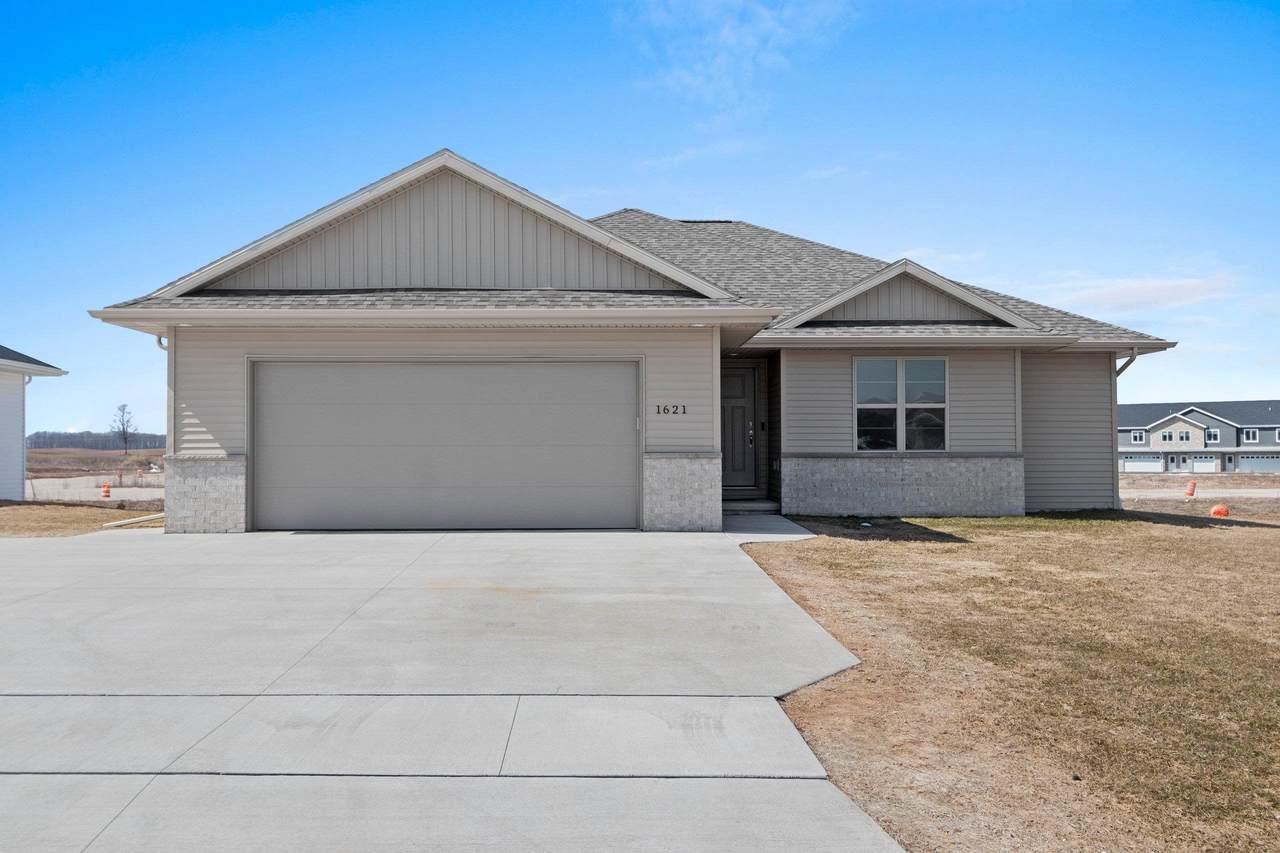 1621 Frontier Road - Photo 1