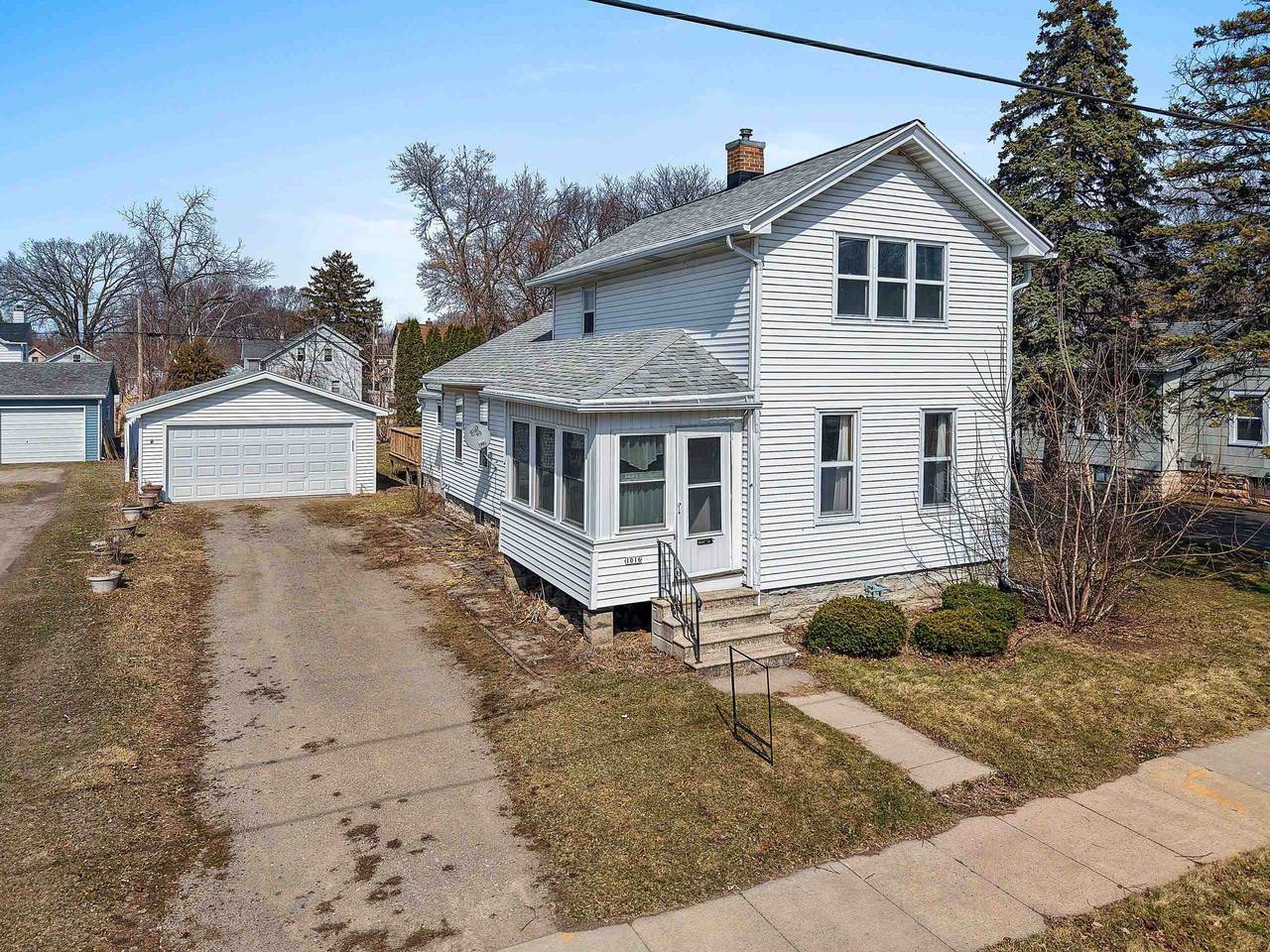 1016 Otter Avenue - Photo 1