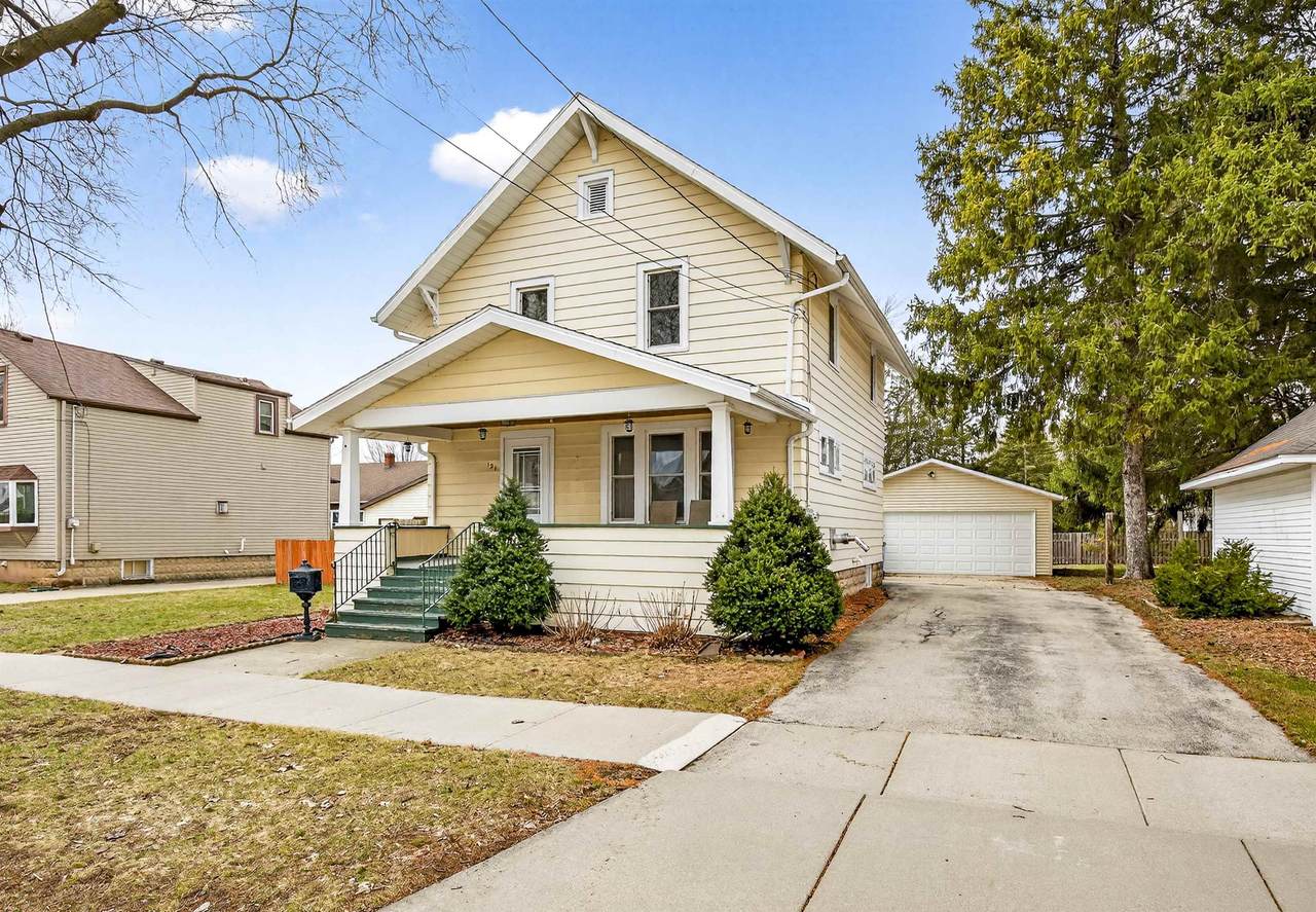 121 Outagamie Street - Photo 1