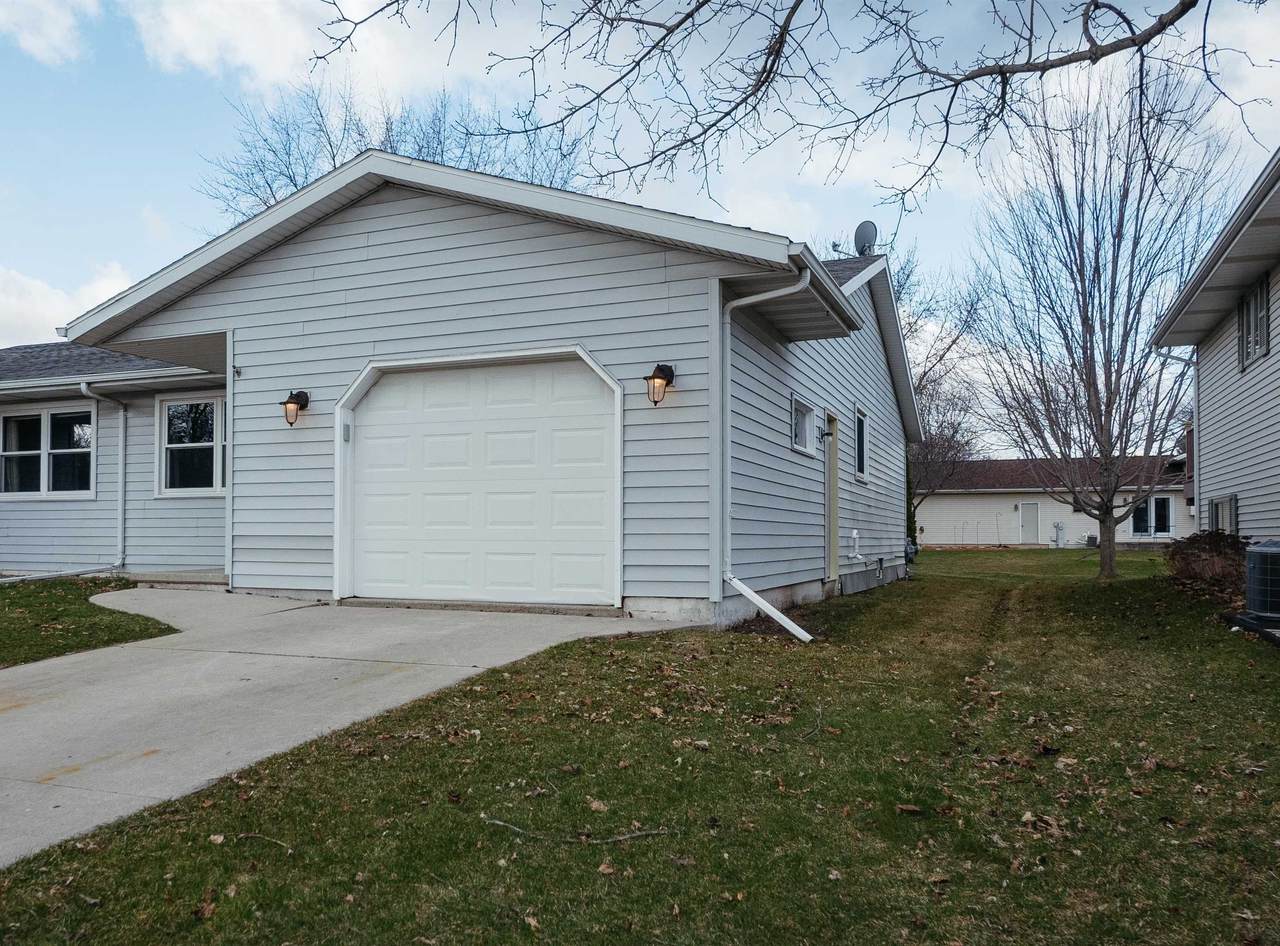 1519 Fairlawn Avenue - Photo 1