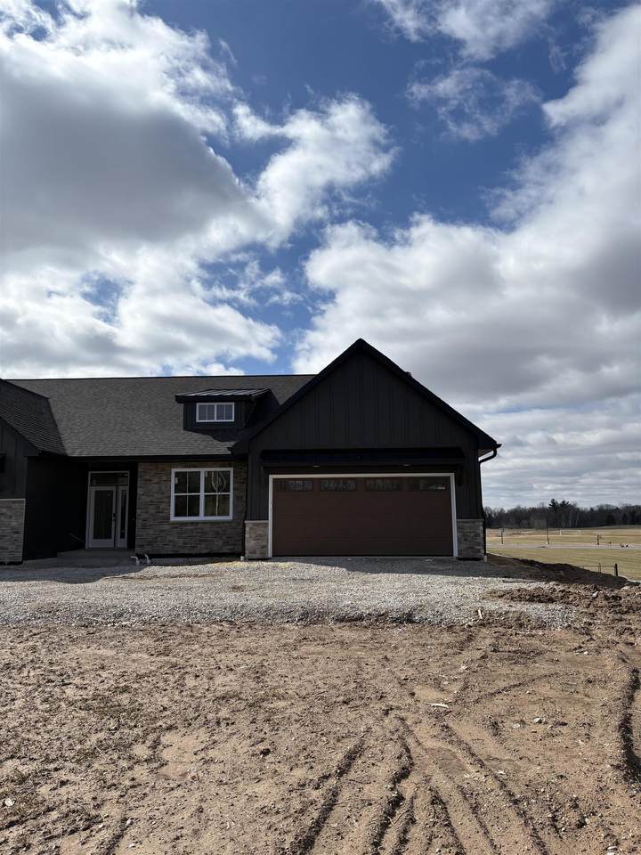 3395 Shawano Avenue - Photo 1