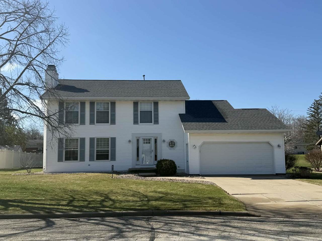 423 Oak Street - Photo 1