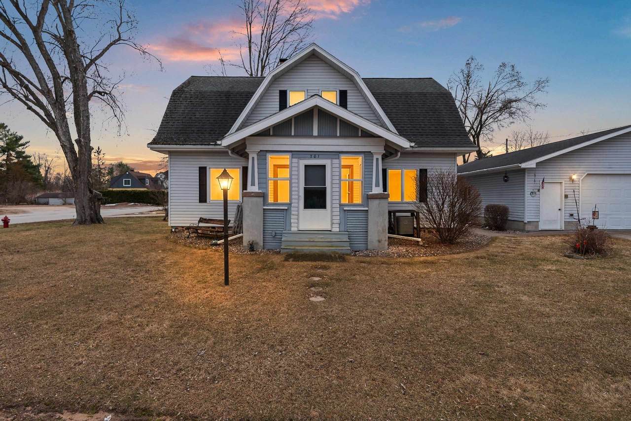 701 Pleasant Street - Photo 1