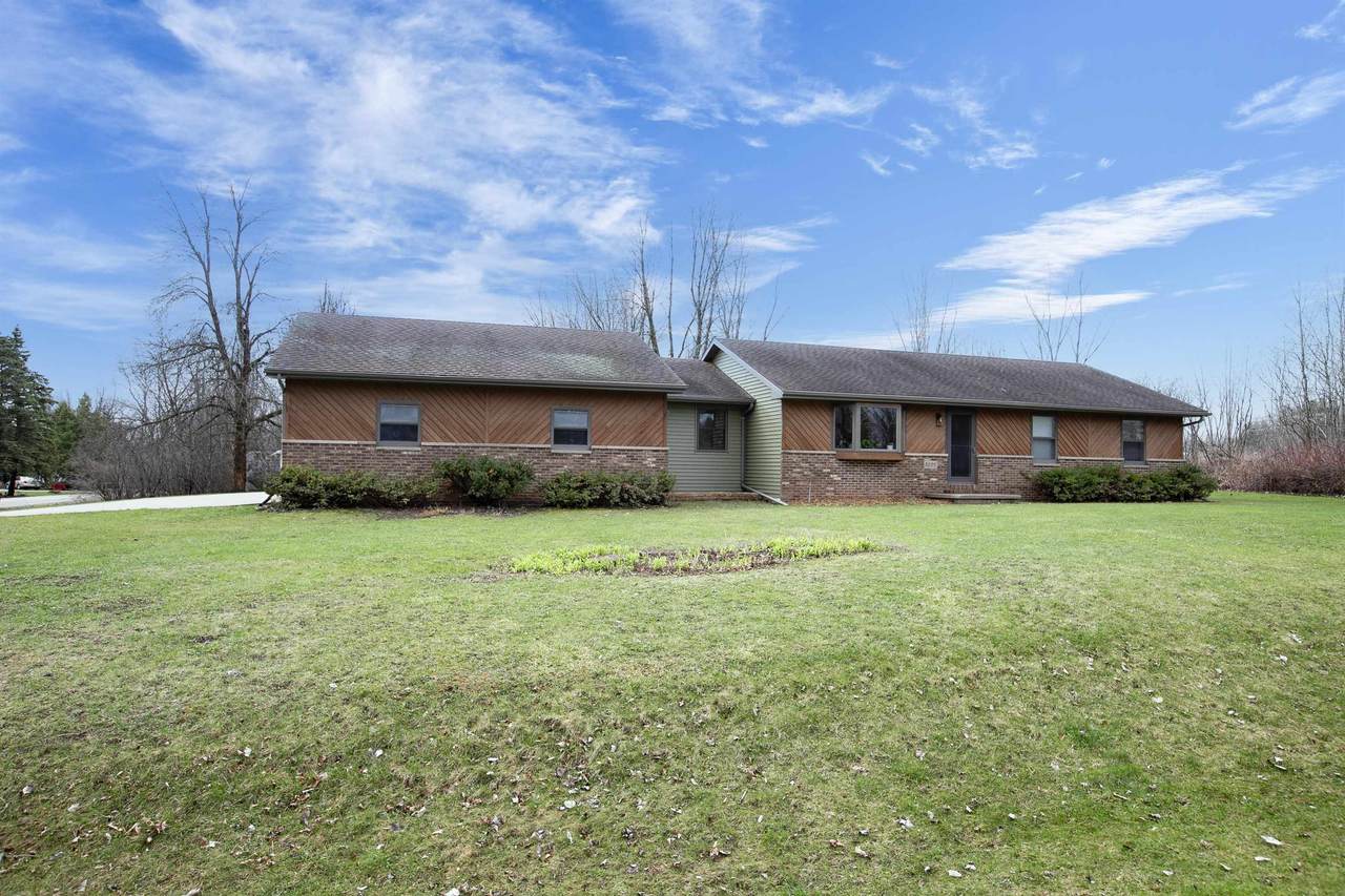 8599 Winncrest Road - Photo 1