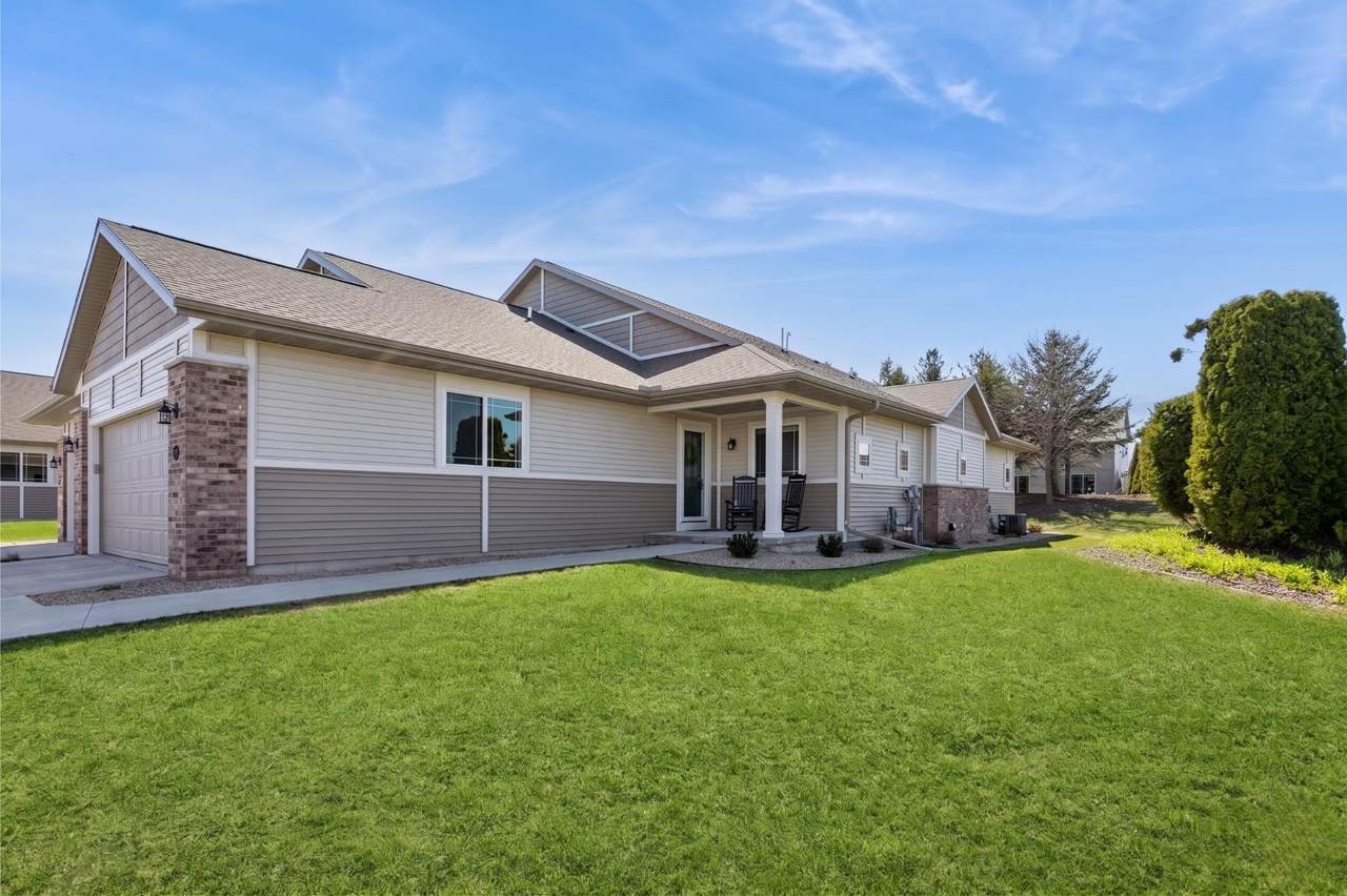 2723 River Lane - Photo 1