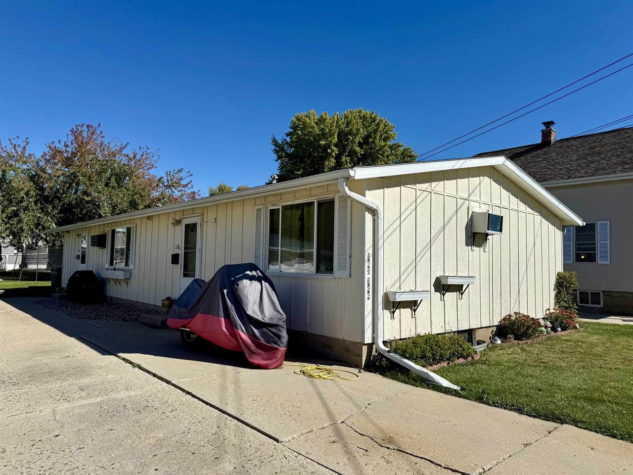 742 5TH Avenue - Photo 1
