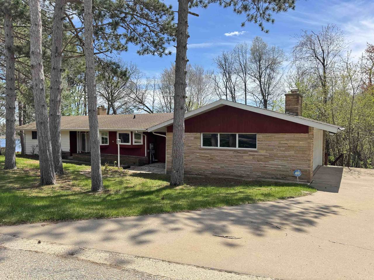 W8283 Buttercup Court - Photo 1