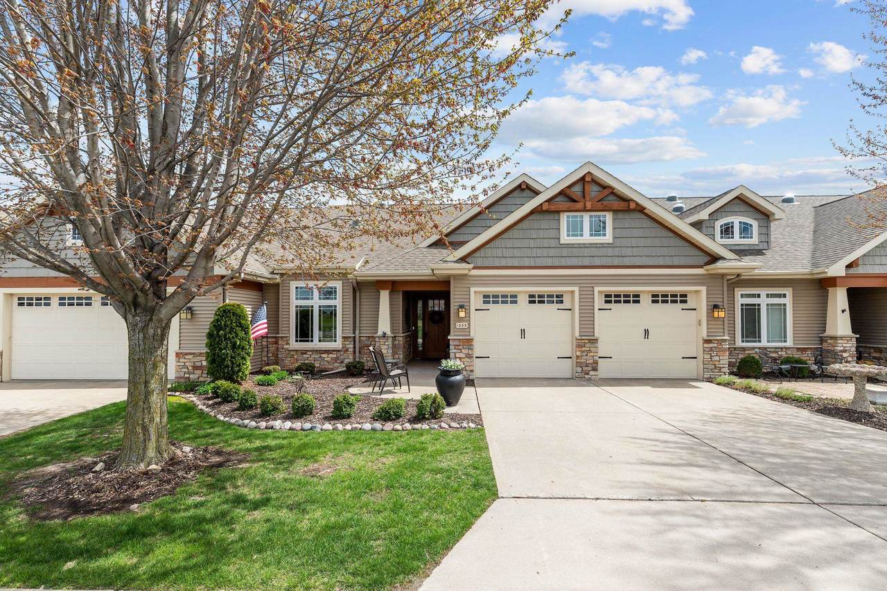 1355 Prairie Lake Circle - Photo 1