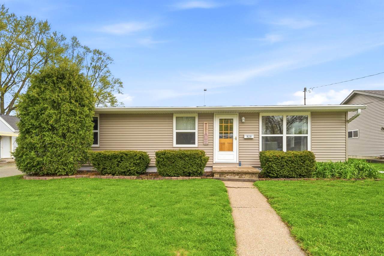 920 Lark Street - Photo 1