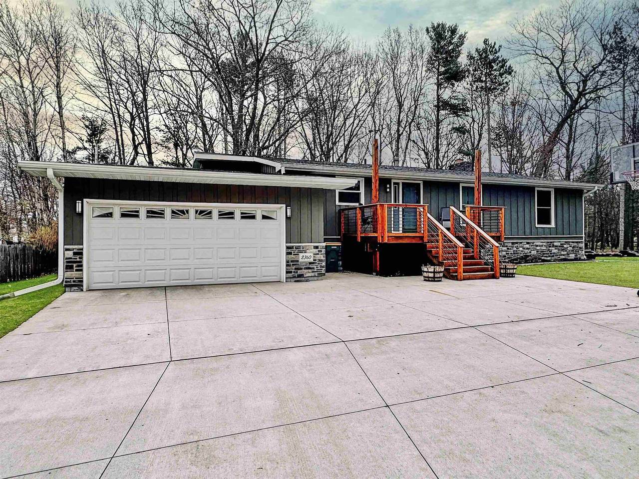 2360 Lincoln Street - Photo 1