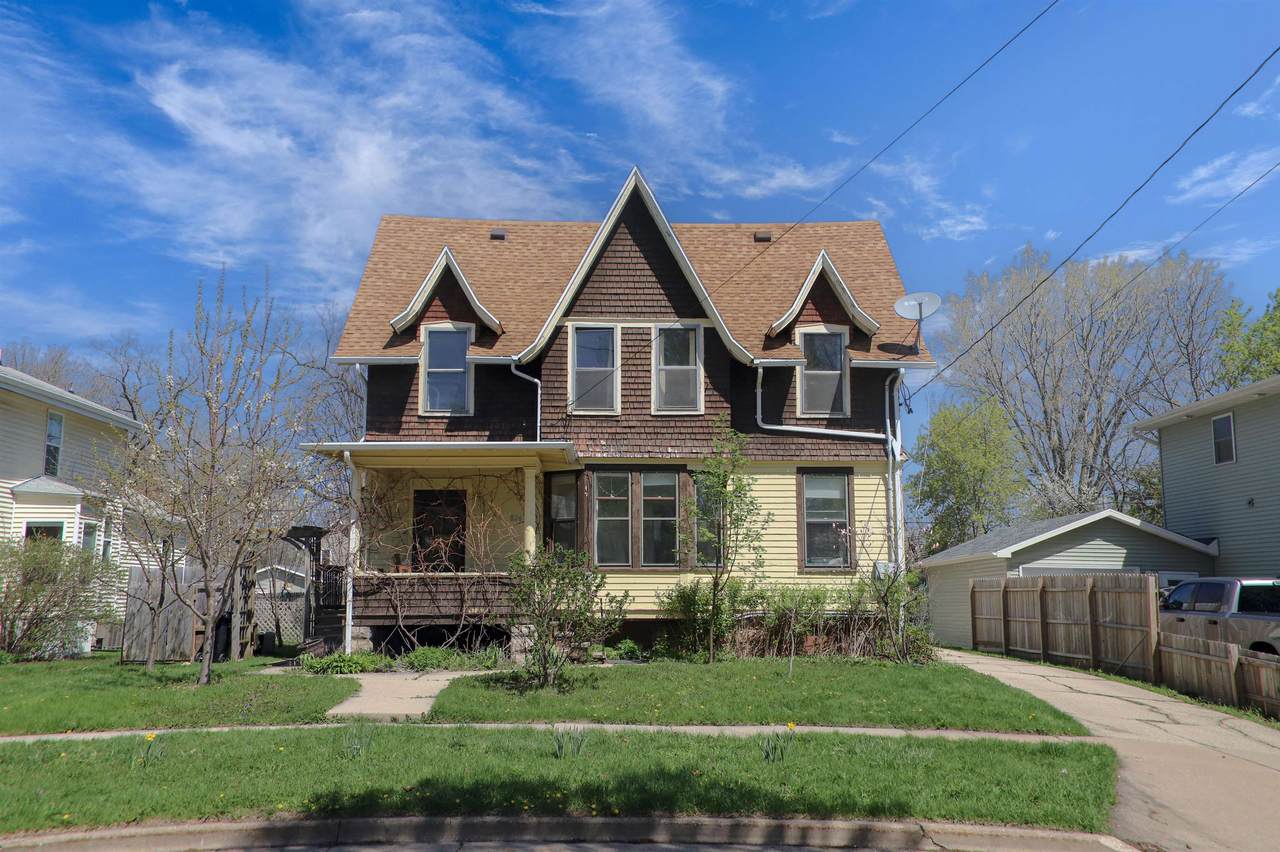 826 Washington Street - Photo 1