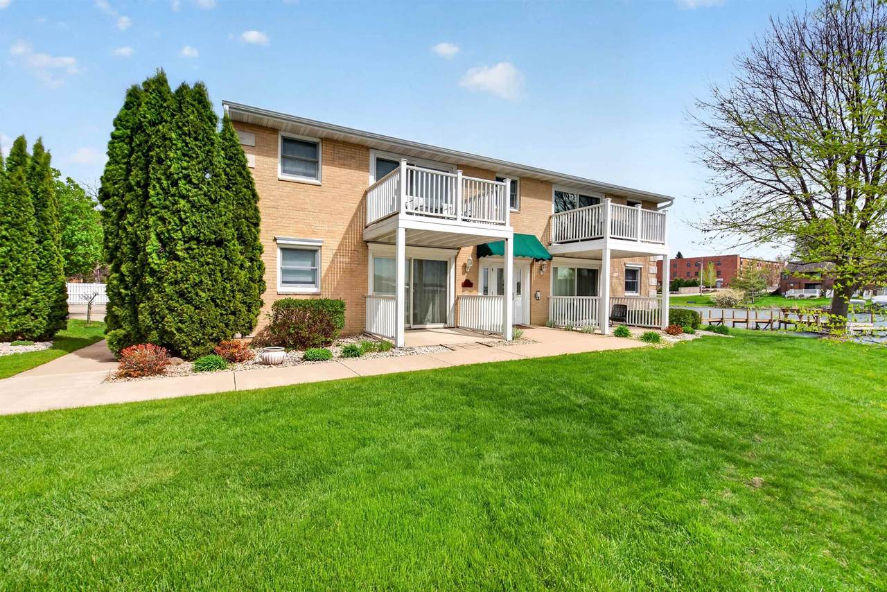 553 Gold Street - Photo 1