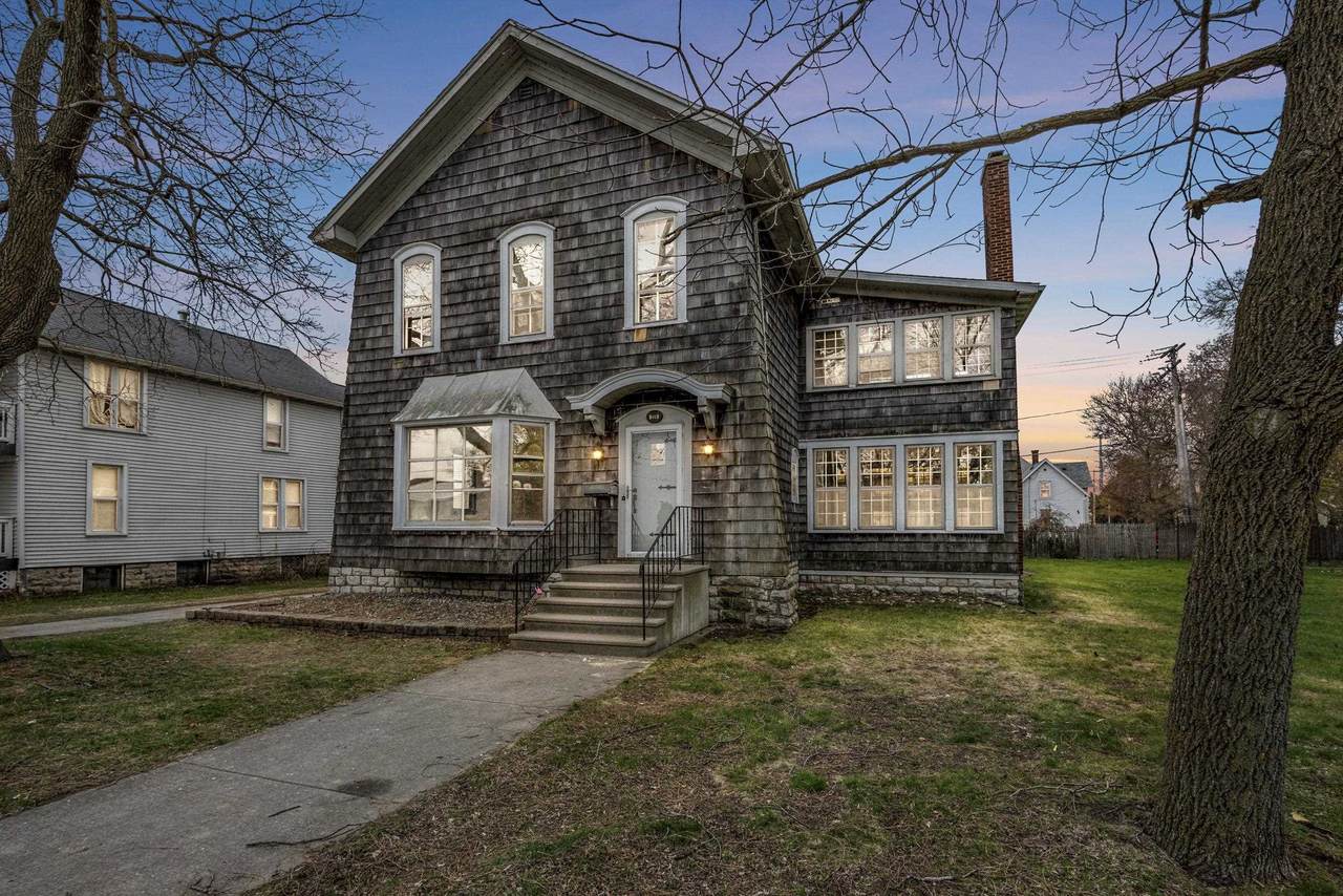 335 1ST Street - Photo 1
