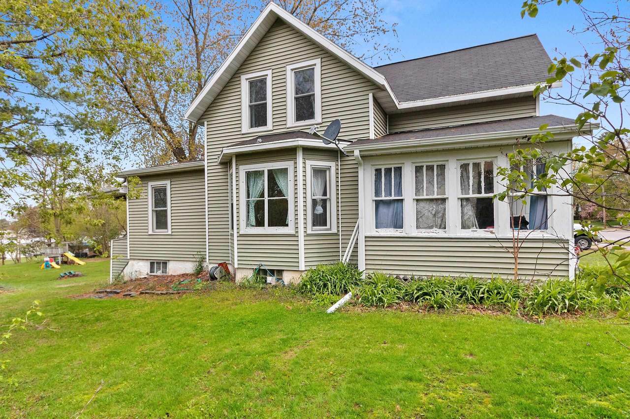 63 12TH Street - Photo 1