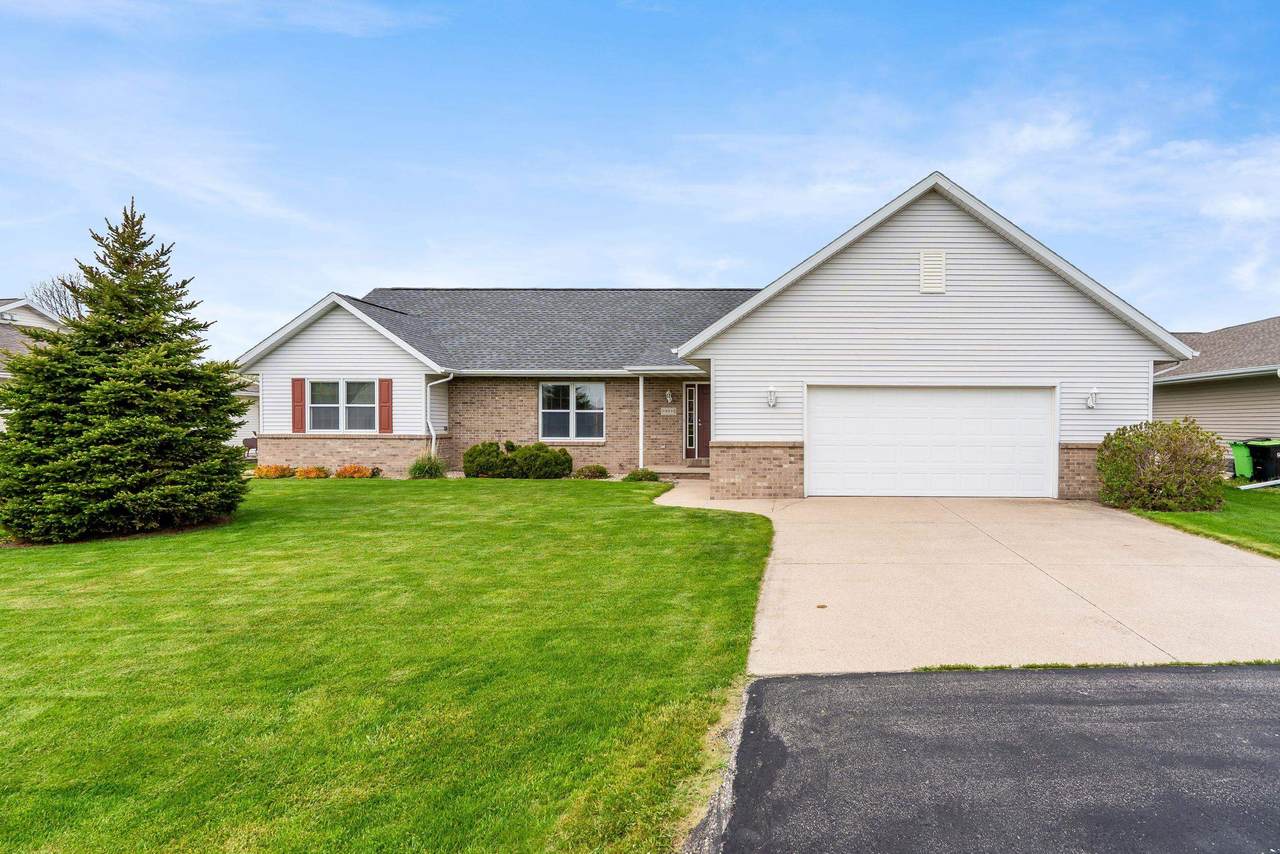 N8033 Lake Breeze Drive - Photo 1