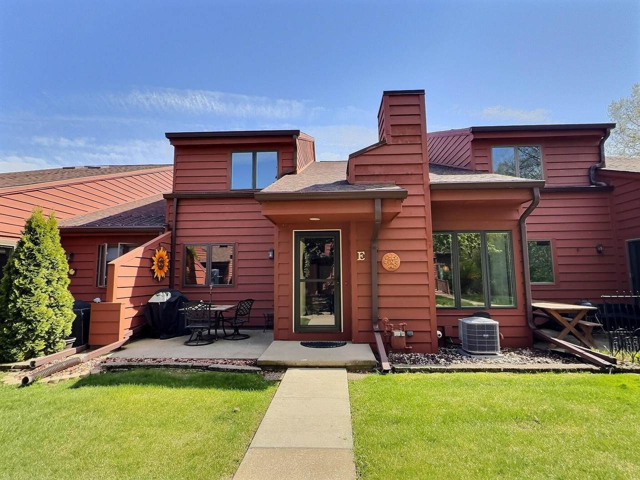 2230 Meadowbrook Court - Photo 1