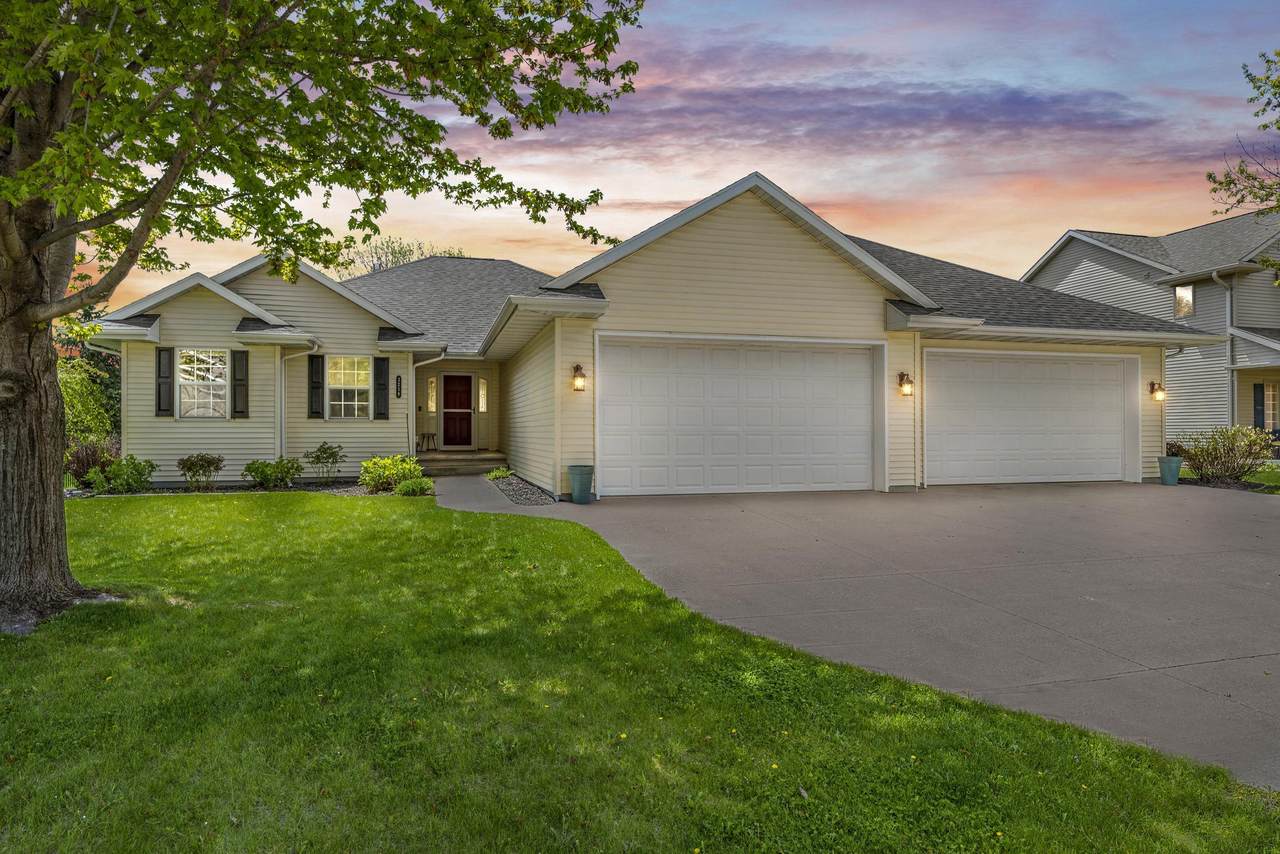 3219 Fallcreek Lane - Photo 1