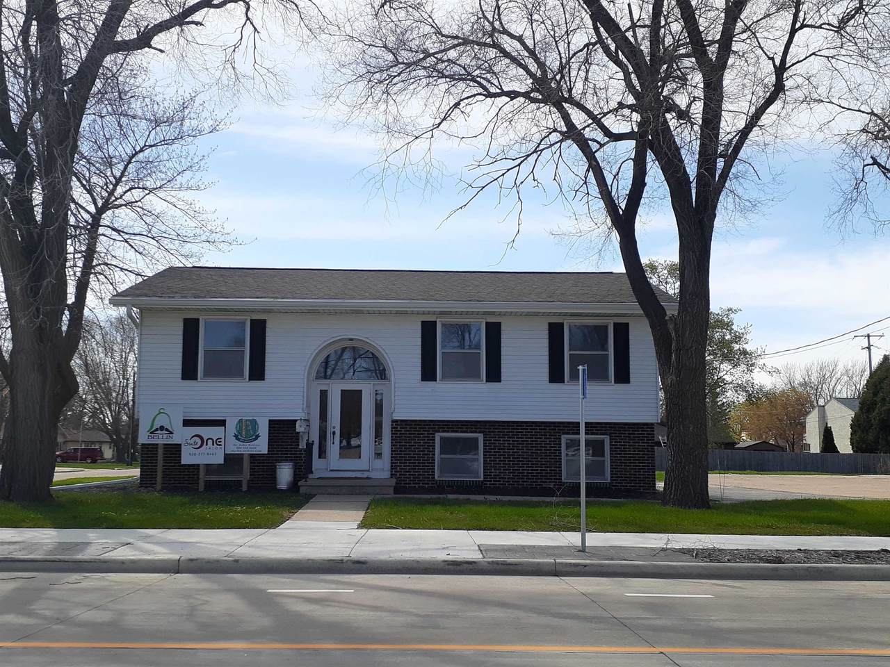 1233 Commercial Street - Photo 1