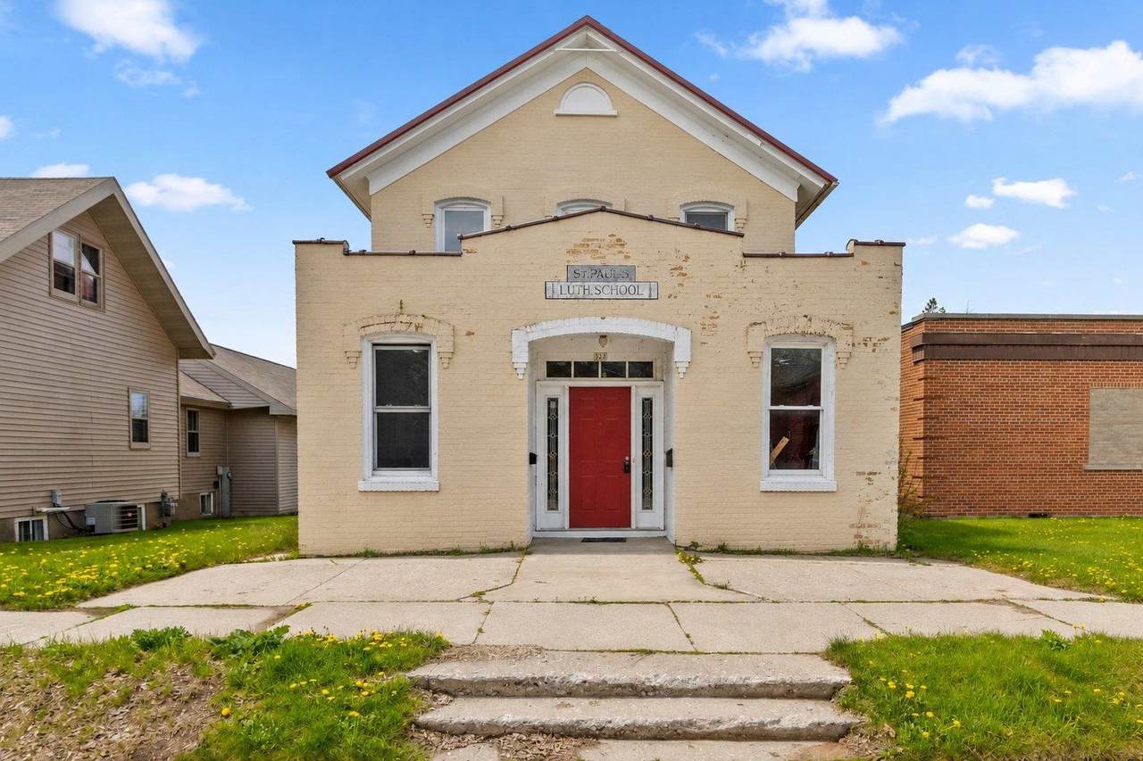 323 5TH Street - Photo 1