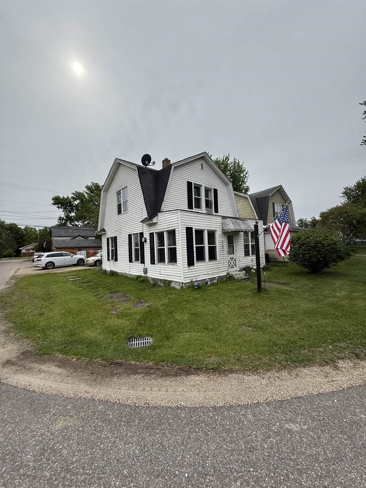 243 Maple Street - Photo 1