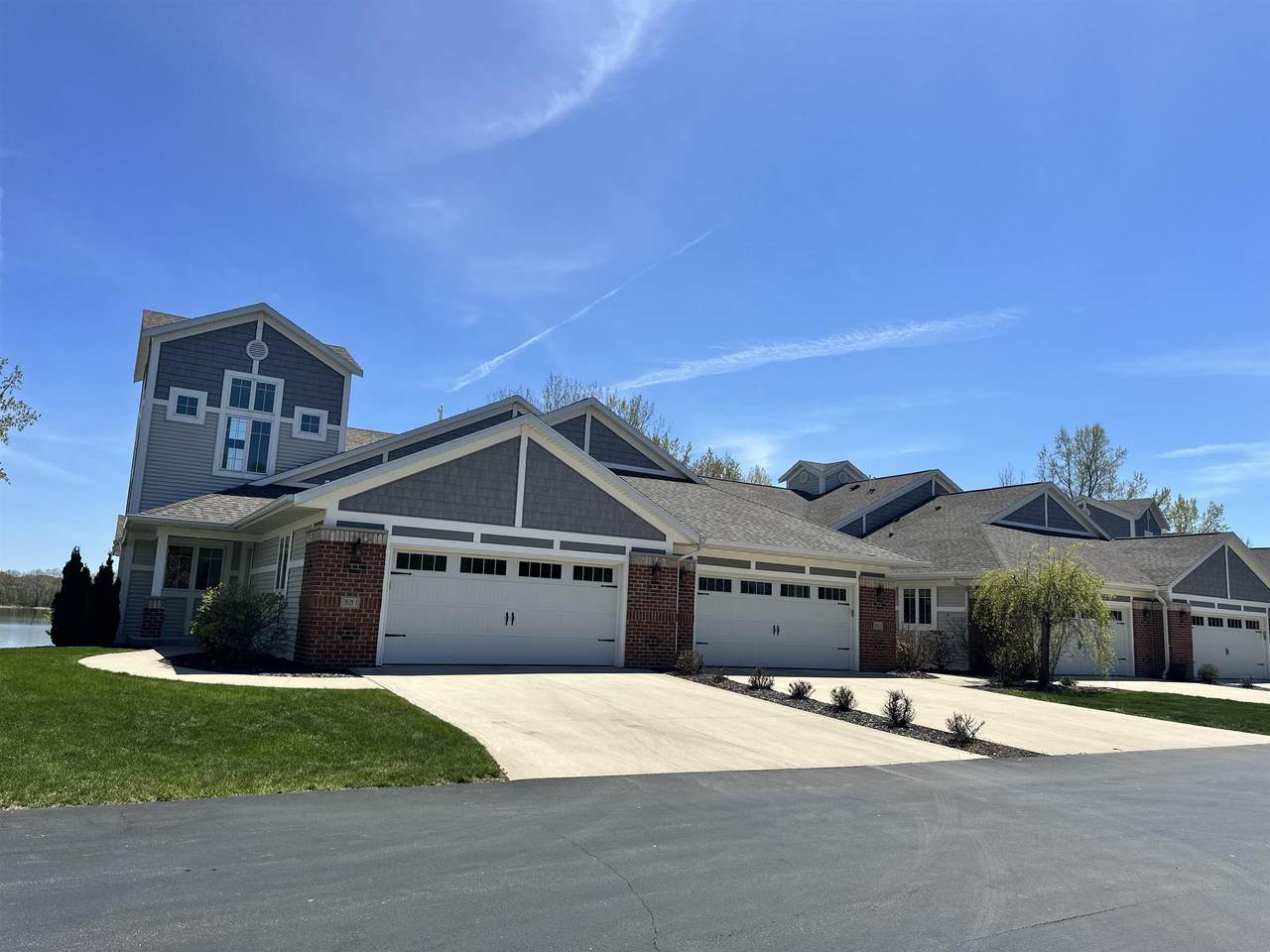 2621 Bay Harbor Circle - Photo 1