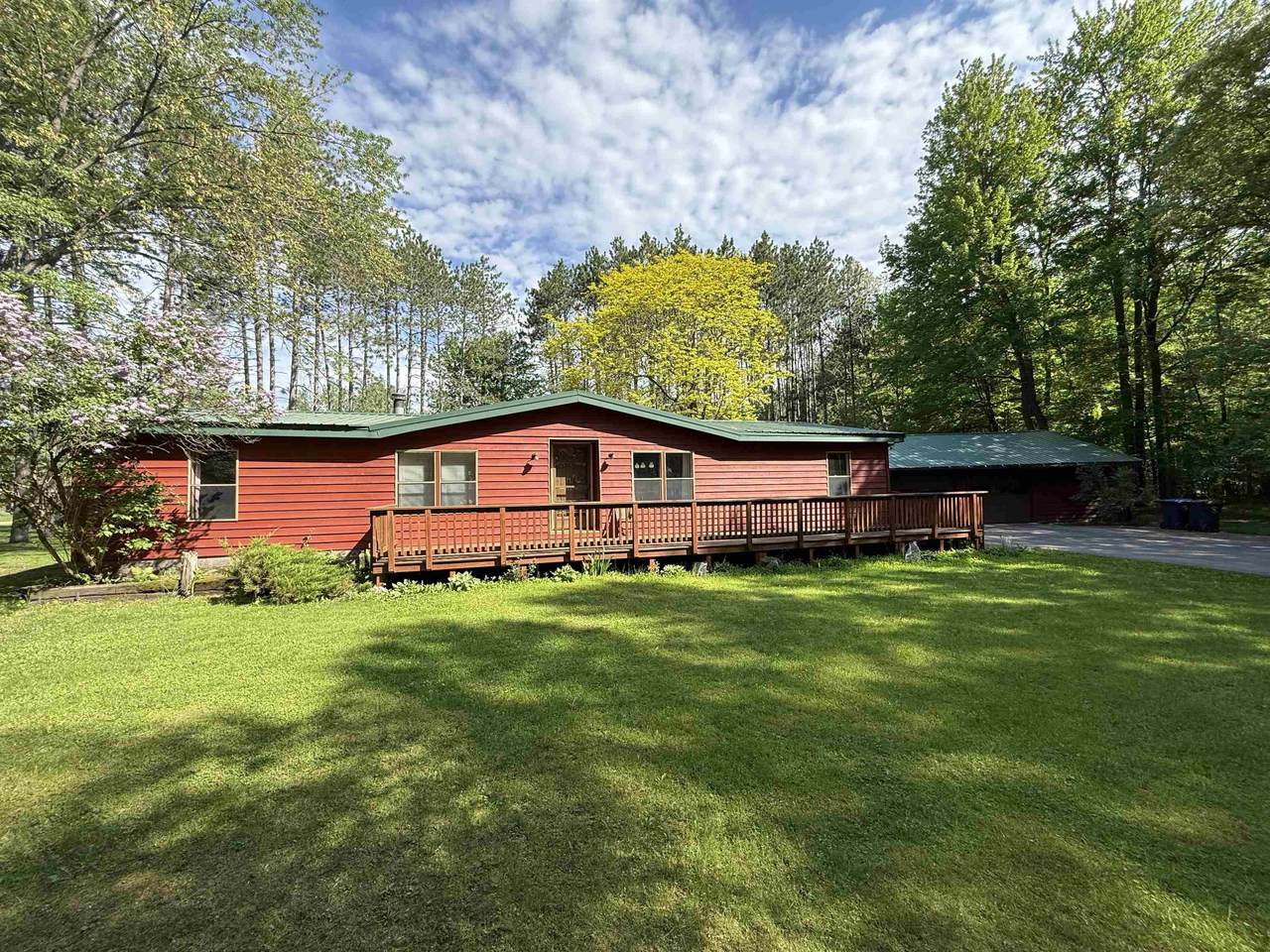 W6590 Homewood Avenue - Photo 1