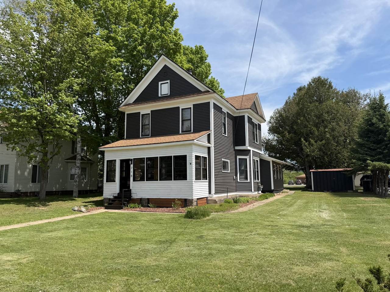 718 4TH Avenue - Photo 1
