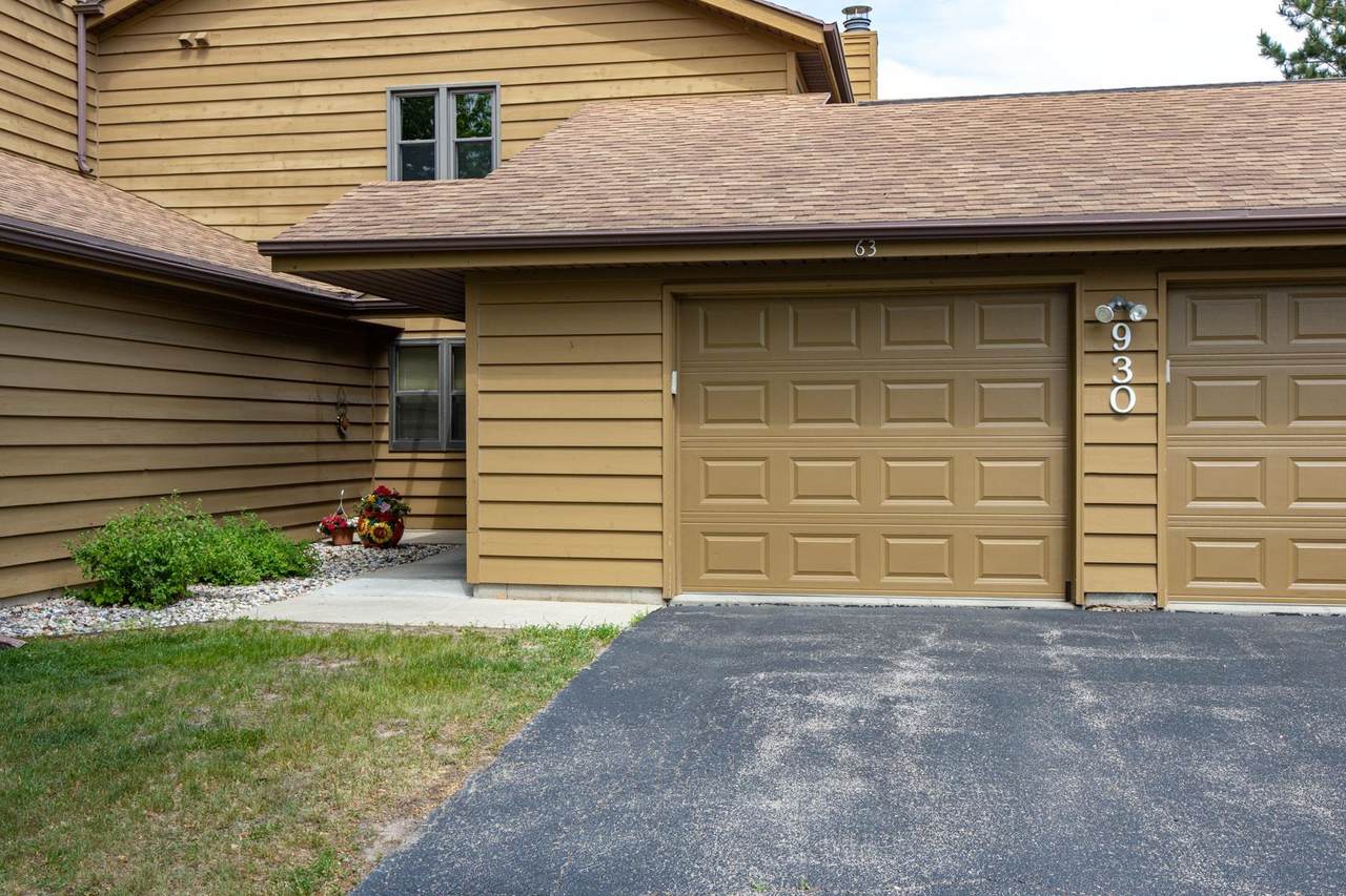 930 Manor Drive - Photo 1