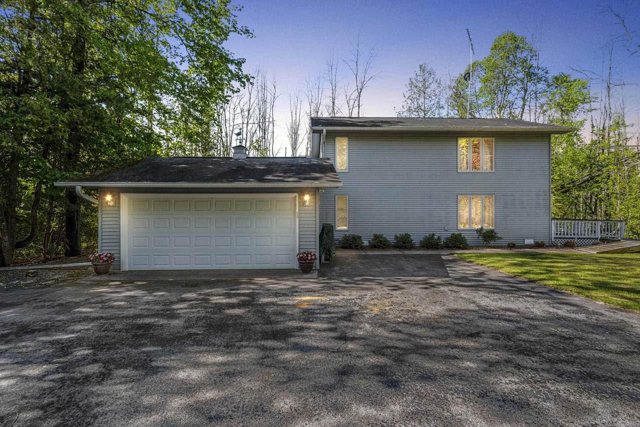7733 Sleepy Hollow Road - Photo 1