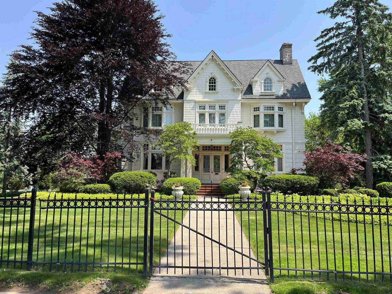 402 Wisconsin Avenue - Photo 1