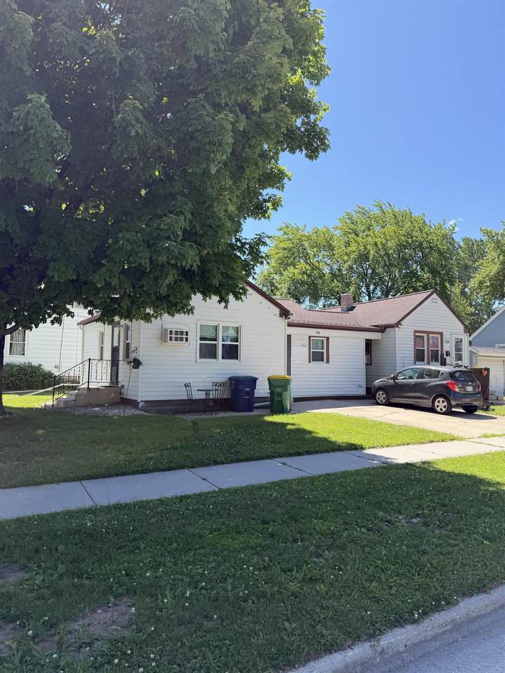 1128 St George Street - Photo 1