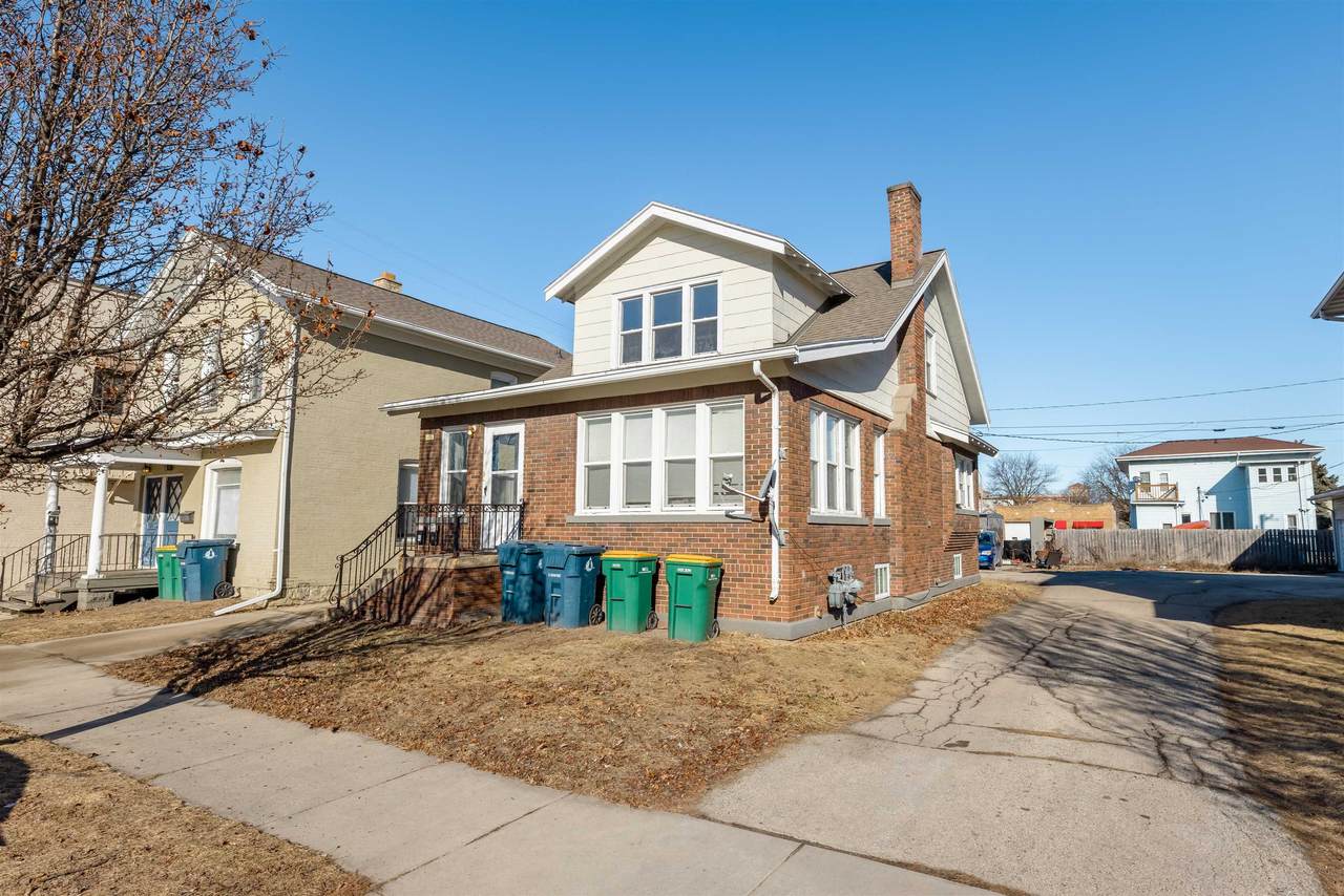 17 6TH Street - Photo 1