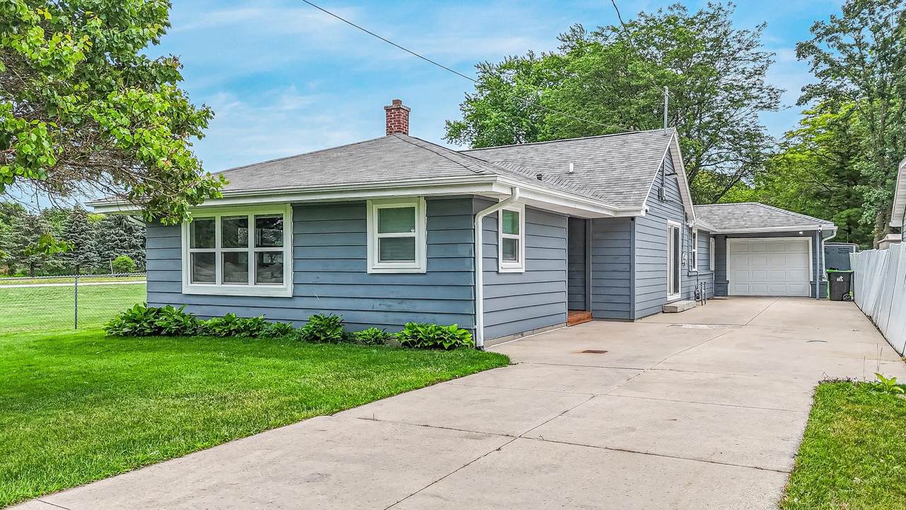 N9017 Lakeshore Drive - Photo 1