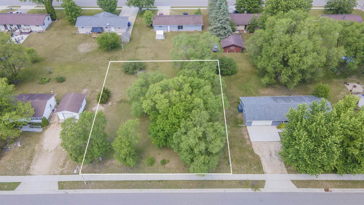  Green Meadow Drive - Photo 1