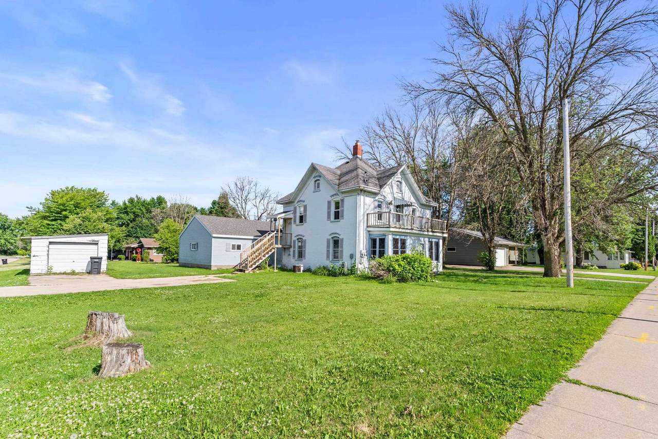 406 Bridge Street - Photo 1