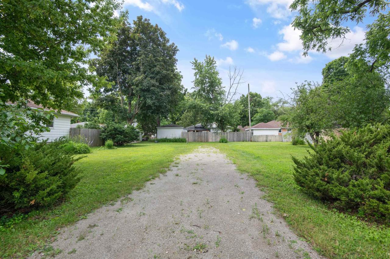 1063 Langlade Avenue - Photo 1