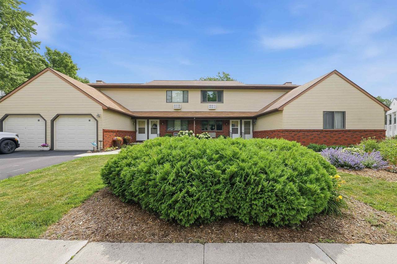 67 University Drive - Photo 1
