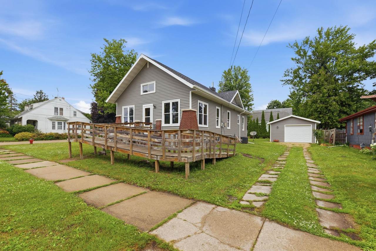 47 14TH Street - Photo 1