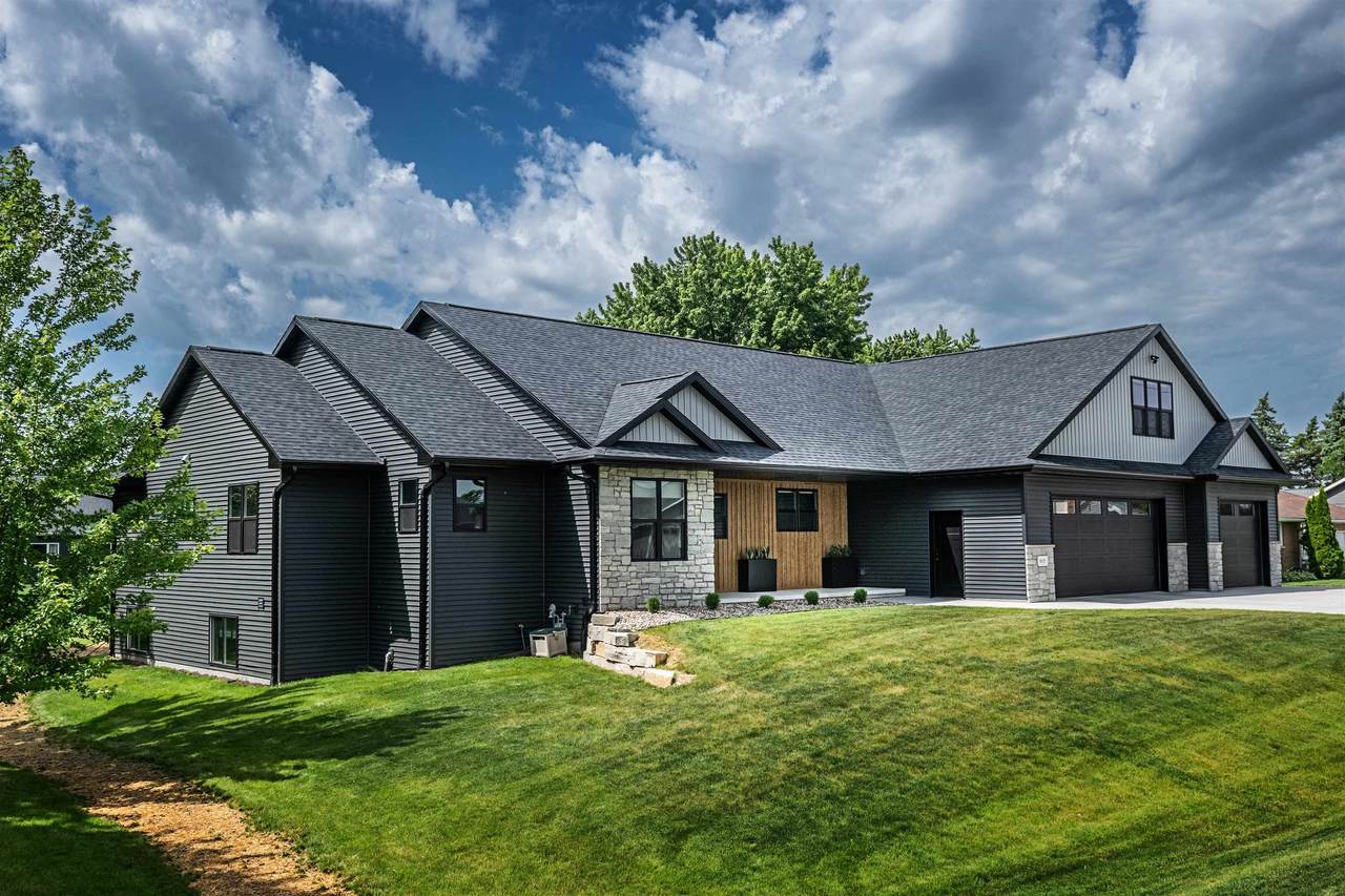 805 Evergreen Drive - Photo 1