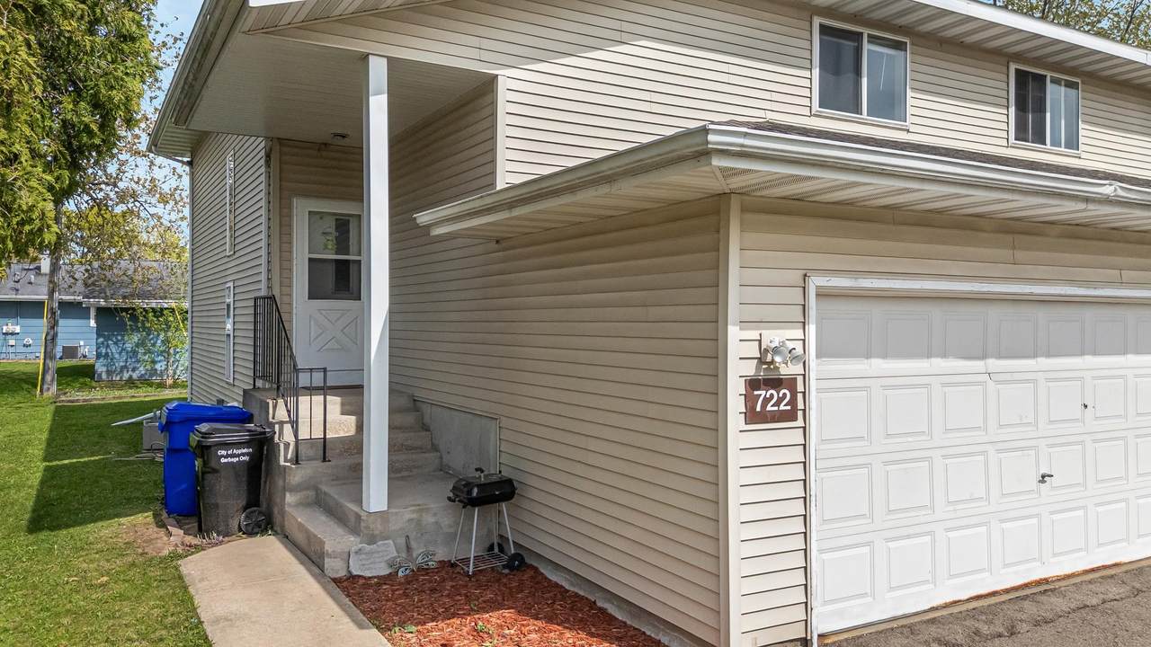 722 Hawthorne Drive - Photo 1