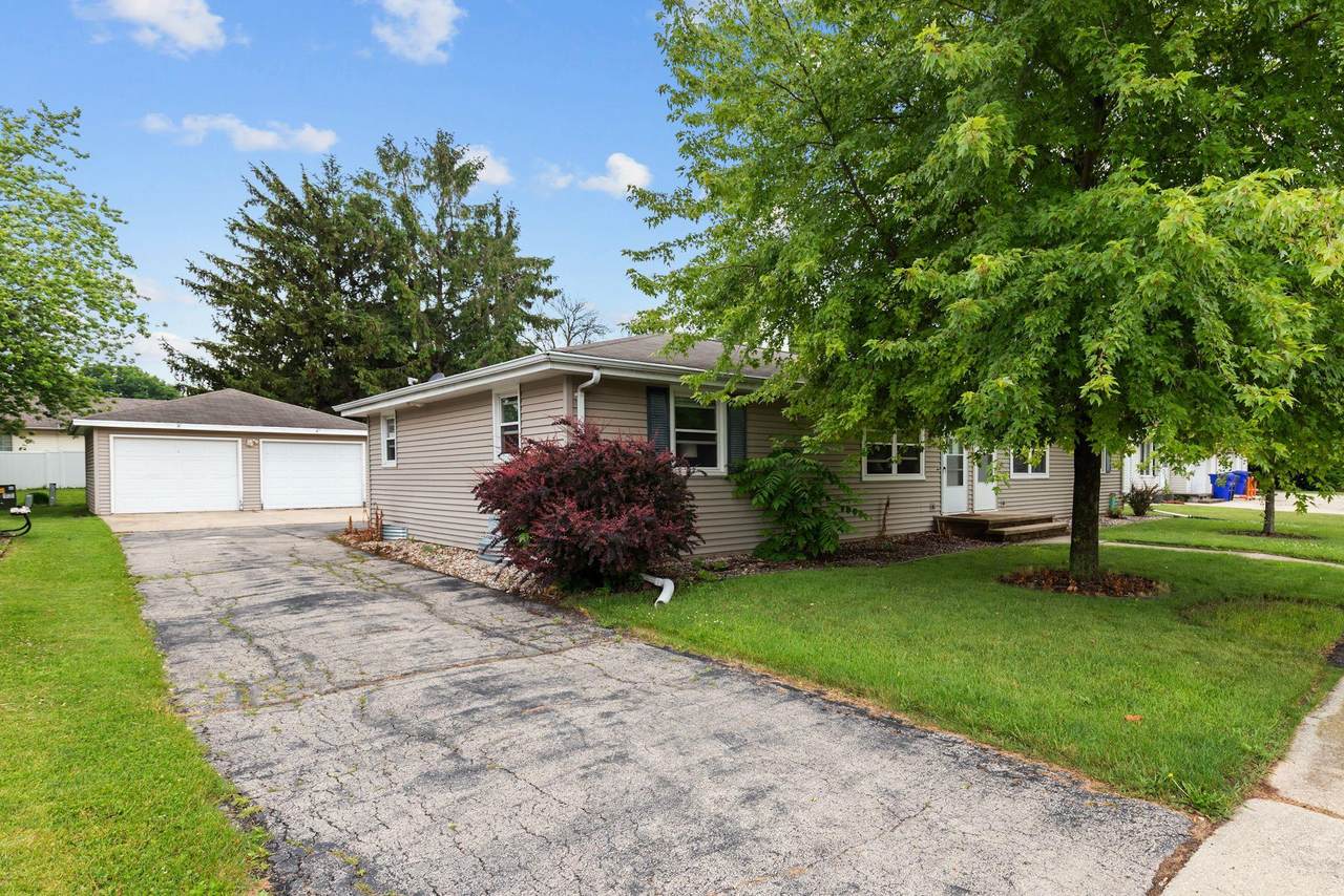 594 Linda Court - Photo 1