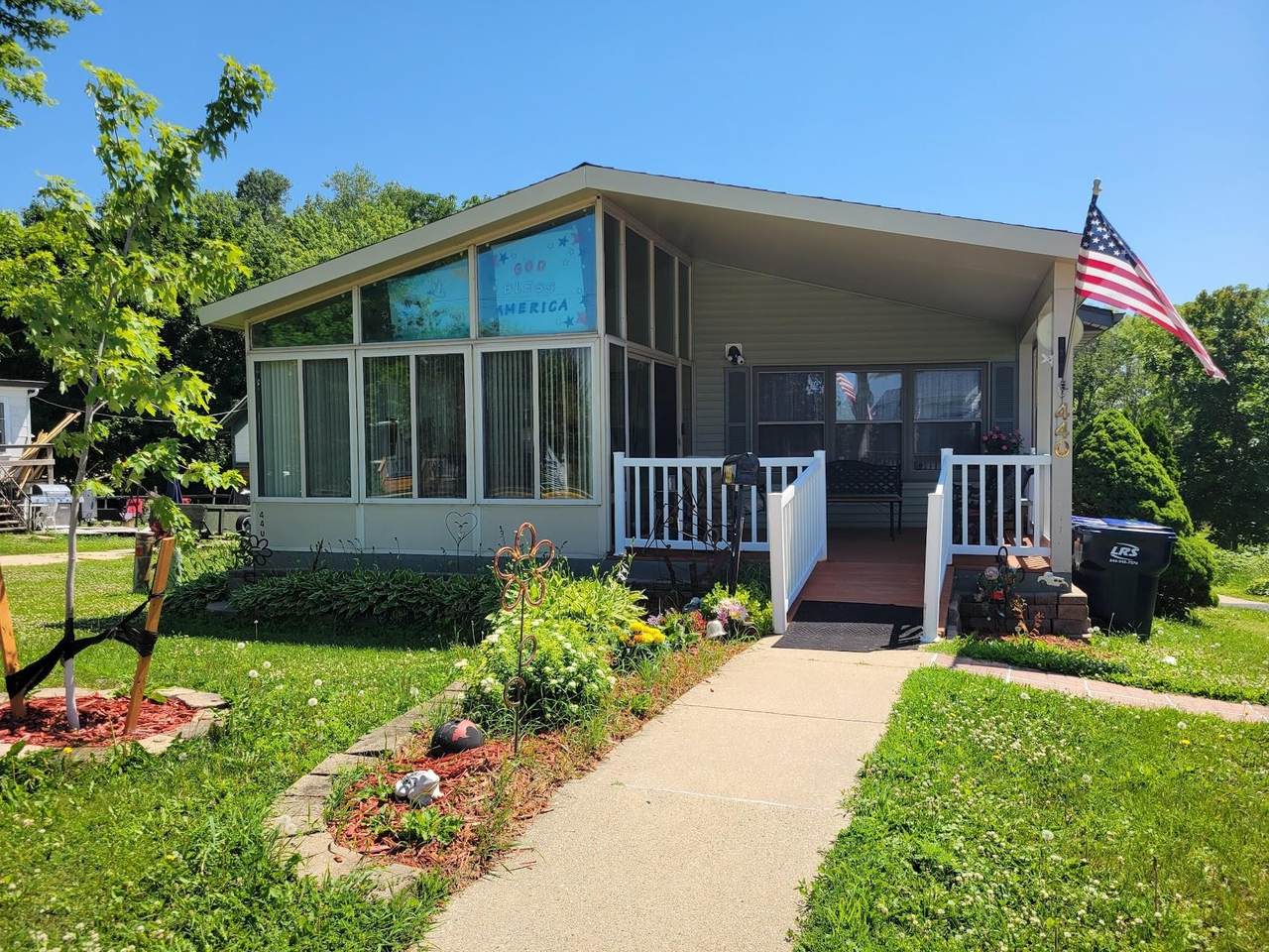 440 Main Street - Photo 1