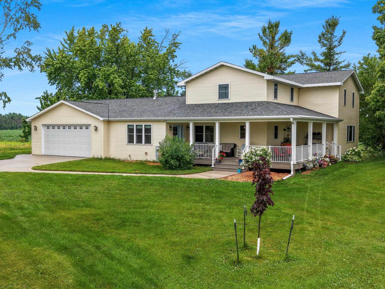 N2025 Willow Road - Photo 1