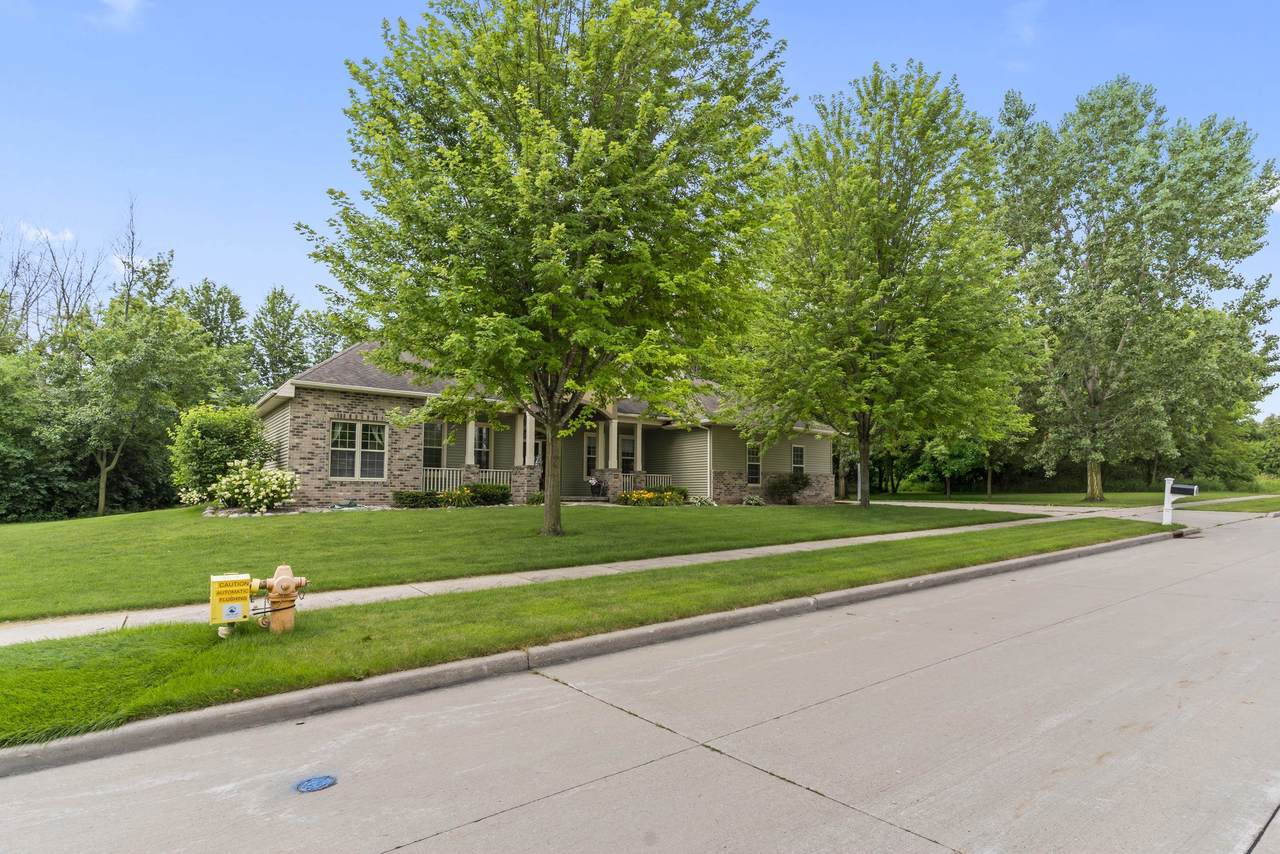 1055 Zacher Drive - Photo 1